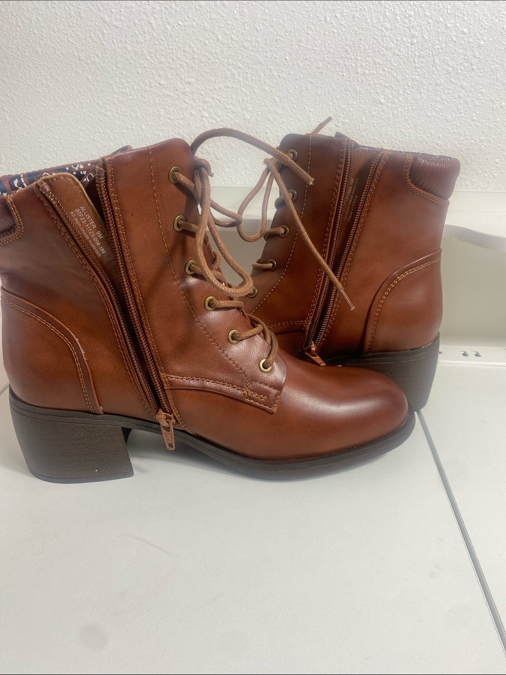 BareTraps Cognac Lace-Up Ankle Boot Size 9.5 - Picture 11 of 16
